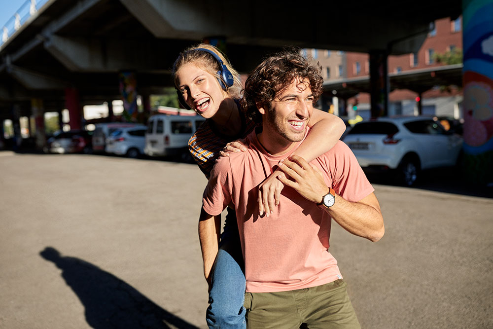 Bezdrátová sluchátka JBL LIVE 400BT červená red