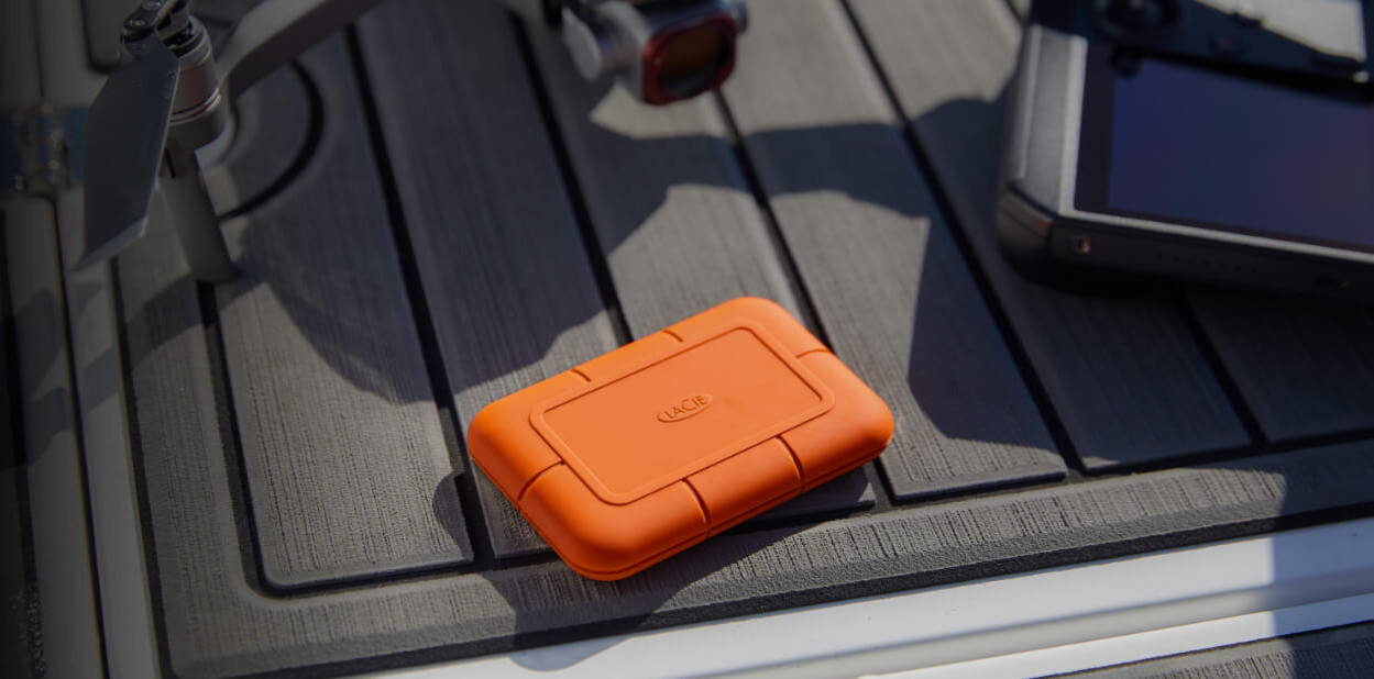Externí SSD disk LaCie Rugged SSD 1TB STHR1000800 oranžový orange