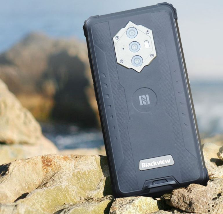 Odolný mobilní telefon iGET GBV6600 zelený green