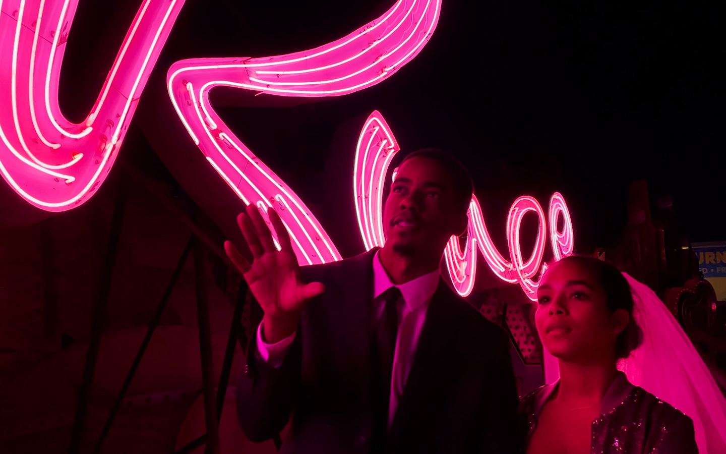 Mobilní telefon APPLE iPhone 12 128GB Purple