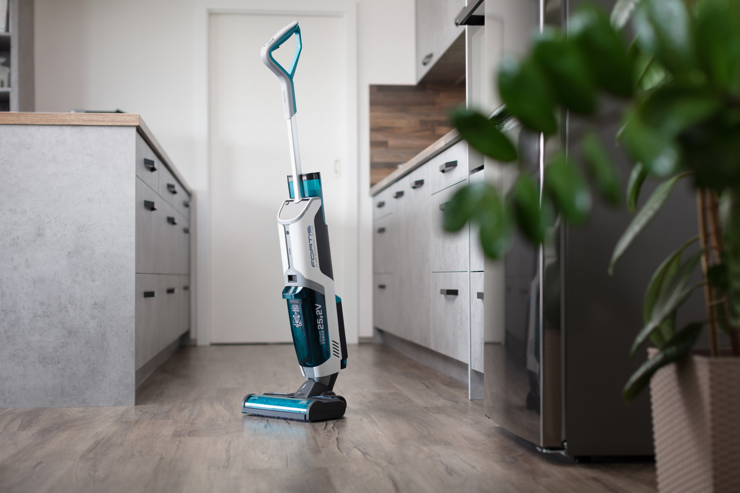 Tyčový vysavač ETA Fortis 7224 90000