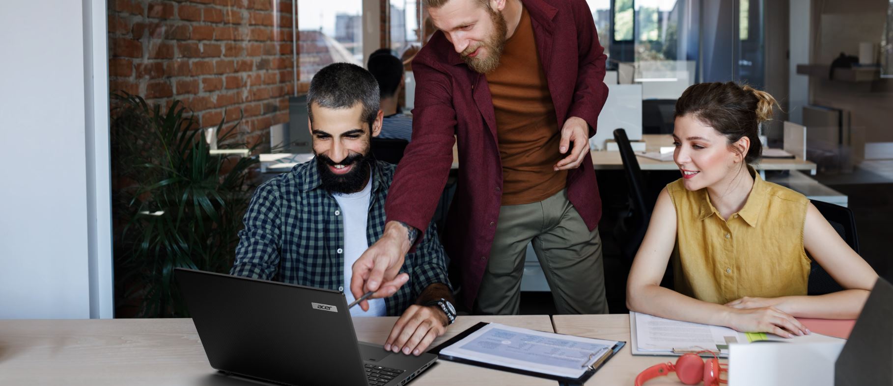 Notebook ACER TravelMate P2 TMP21553573Y černý black