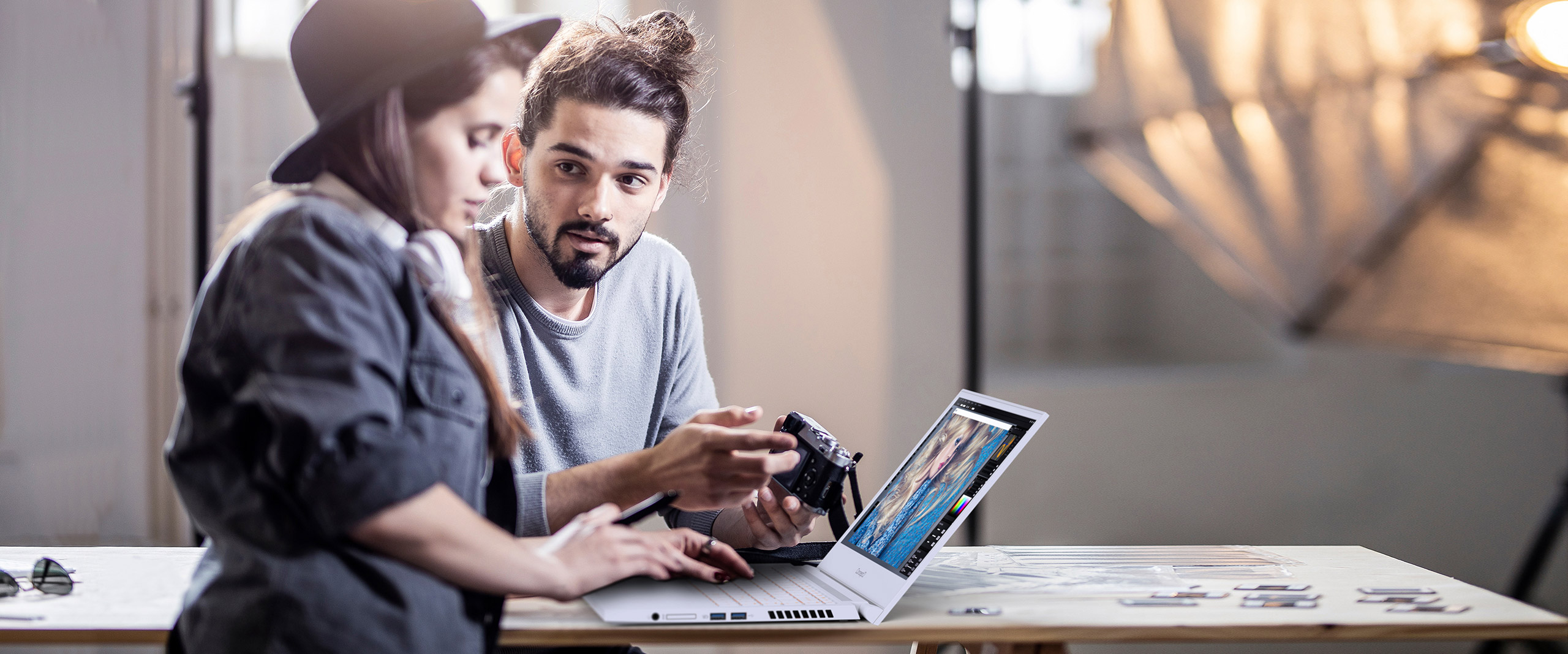 Notebook ACER ConceptD 3 Pro CN31572P7061 bílý white