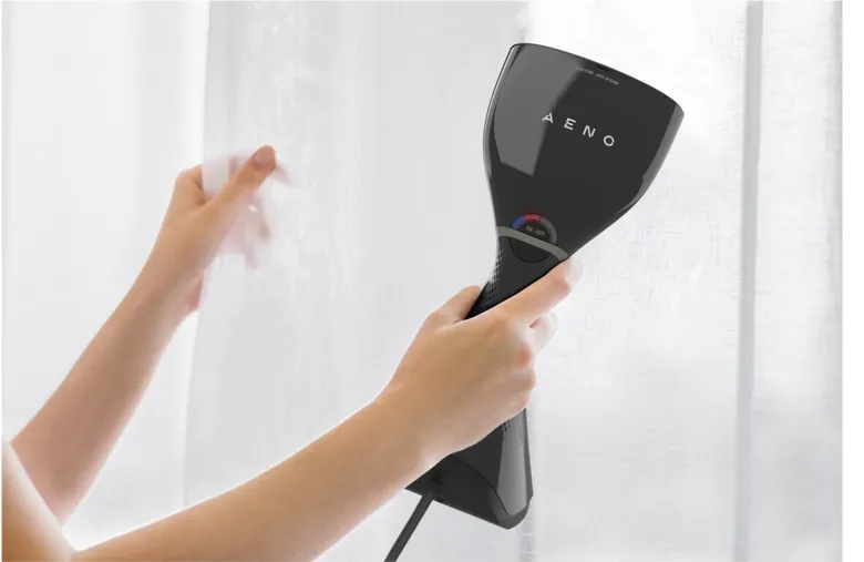 Napařovač oděvů AENO GS3