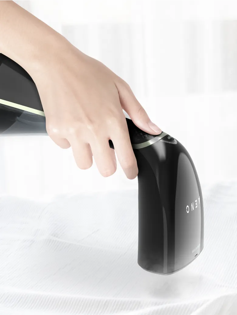 Napařovač oděvů AENO GS3