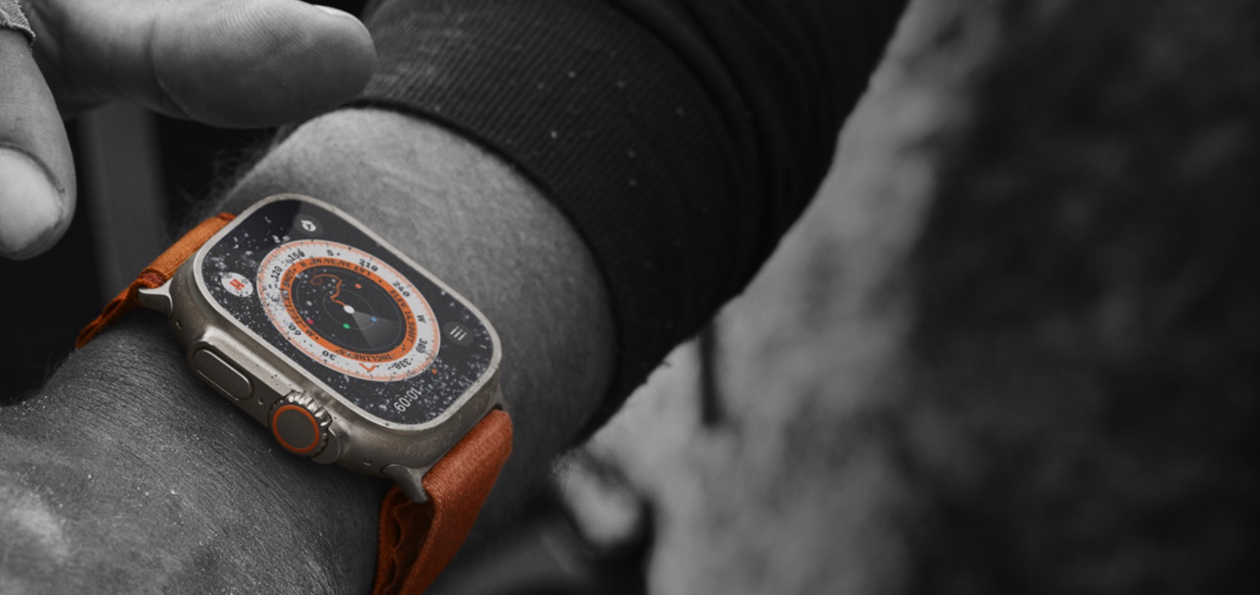 Chytré hodinky APPLE Watch Ultra GPS + Cellular 49mm Titanium Case with Green Alpine Loop  Large