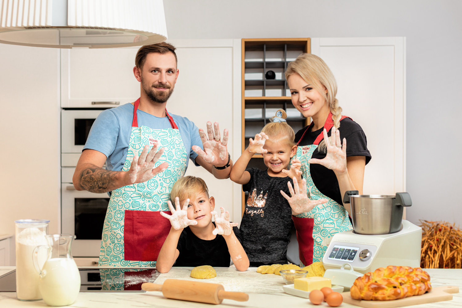 Multifunkční robot ETA Leonardo 0070 bílošedá