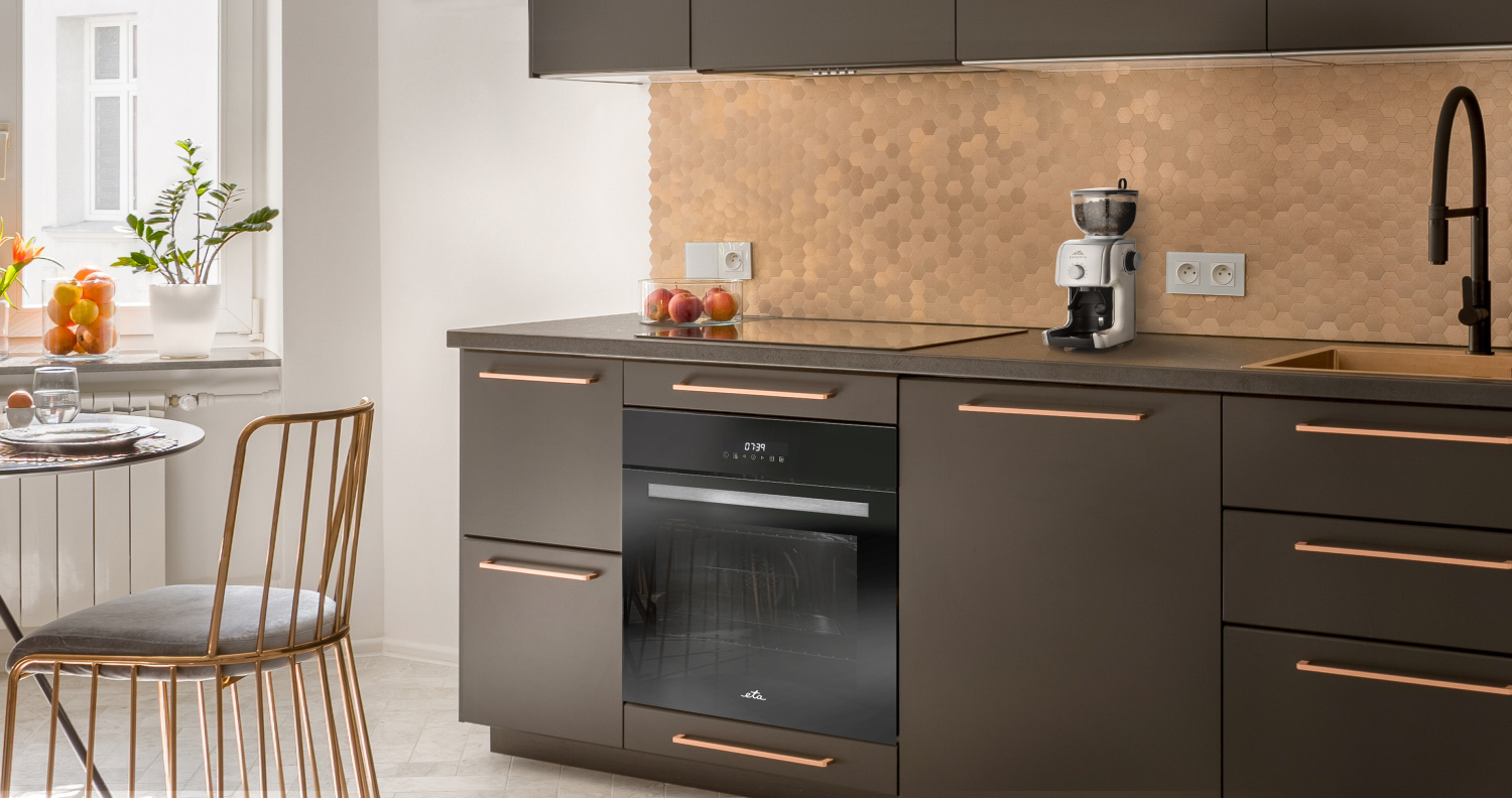 Vestavná trouba ETA 3785 černý black