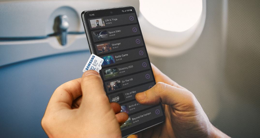 Paměťová karta SAMSUNG microSDXC 64GB EVO Plus + SD adaptér