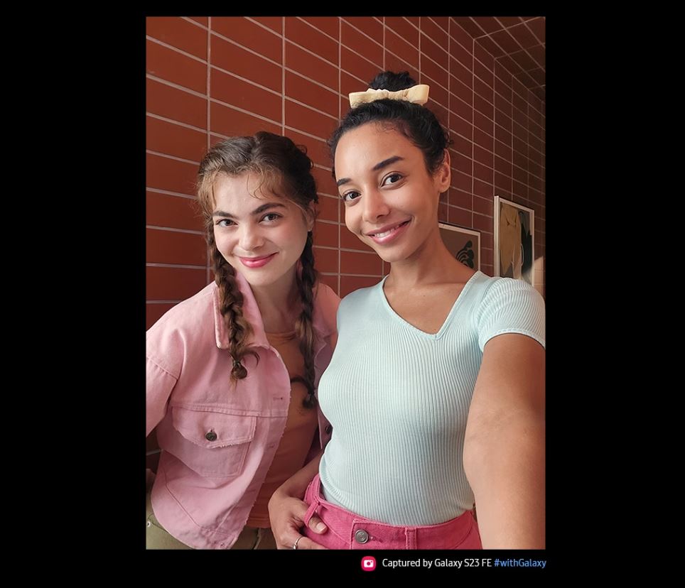 Mobilní telefon SAMSUNG Galaxy S23 FE 5G šedý