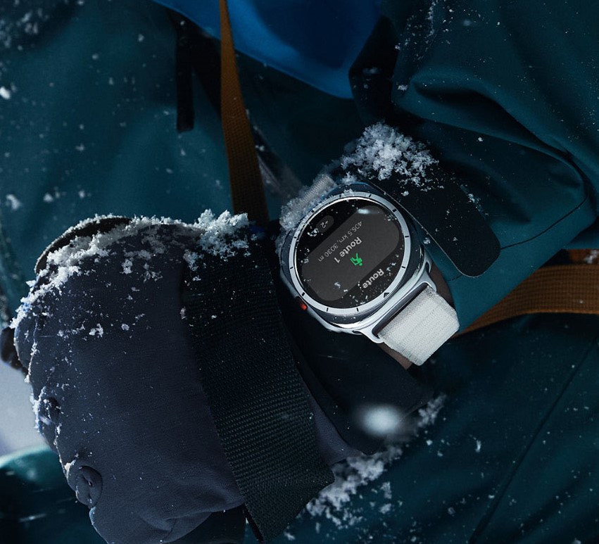 Chytré hodinky SAMSUNG Galaxy Watch Ultra 47mm Titanium WhiteSport BandWhite