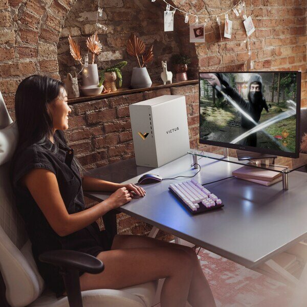 Počítač HP Victus TG021024nc bílý white