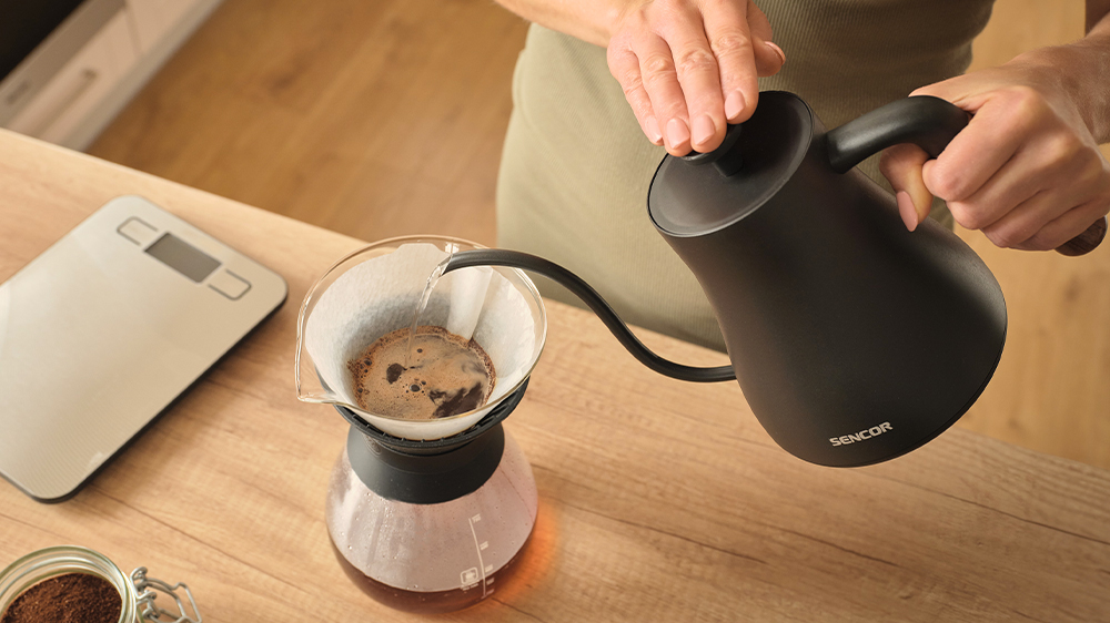 Rychlovarná konvice SENCOR SWK 2828BK