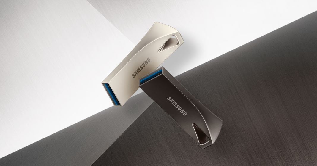 Přenosný flash disk SAMSUNG BAR Plus 512GB Titan Gray
