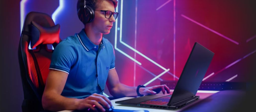 Herní notebook ACER Nitro 18 AI AN1861R3GE