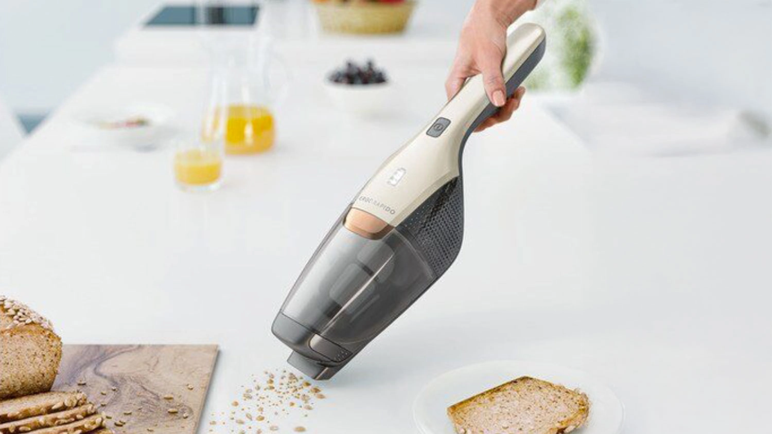 Tyčový vysavač ELECTROLUX EERC75SW Ergorapido Classic